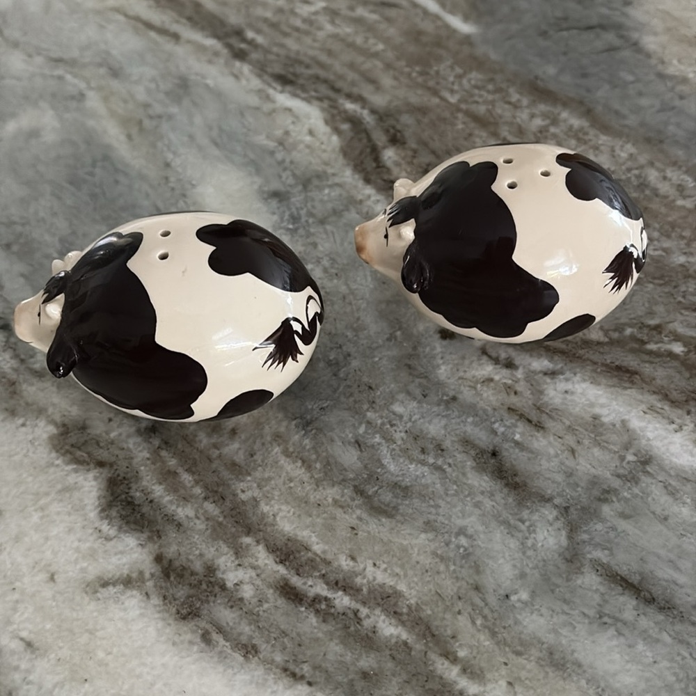 🍄 Cow Whimsical Salt and Pepper Shakers Bonus Bank - Picture 5 of 8
